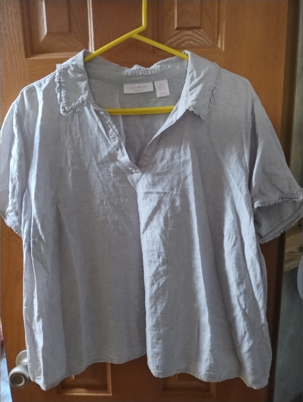 Issac mizrahi Linen Cotton Blend Short Sleeve Collared V Neck Top 2X Grey Color